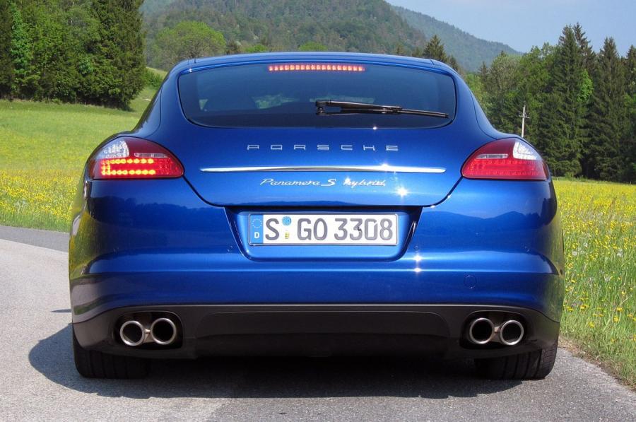  Porsche Panamera S Hybrid 2012 года  (фото 16 из 53)